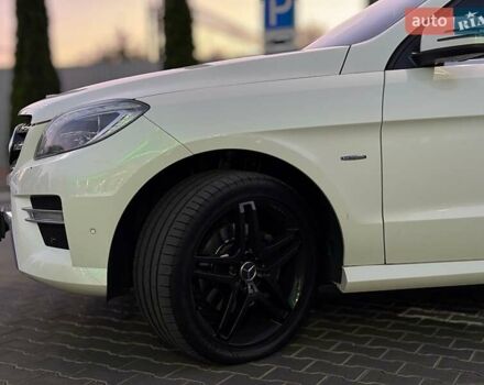 Белый Мерседес М-Класс, объемом двигателя 2.99 л и пробегом 130 тыс. км за 25000 $, фото 3 на Automoto.ua