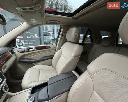 Білий Мерседес М-Клас, об'ємом двигуна 4.66 л та пробігом 160 тис. км за 17900 $, фото 16 на Automoto.ua