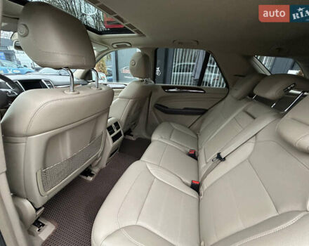 Білий Мерседес М-Клас, об'ємом двигуна 4.66 л та пробігом 160 тис. км за 17900 $, фото 18 на Automoto.ua