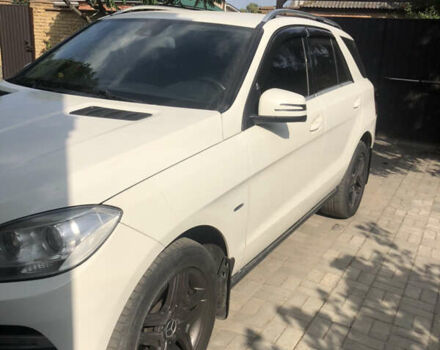 Мерседес М-Класс 2012 в Сумах на Automoto.ua Белый Мерседес М-Класс, объемом двигателя 2.2 л и пробегом 235 тыс. км за 19900 $, фото 4 на Automoto.ua