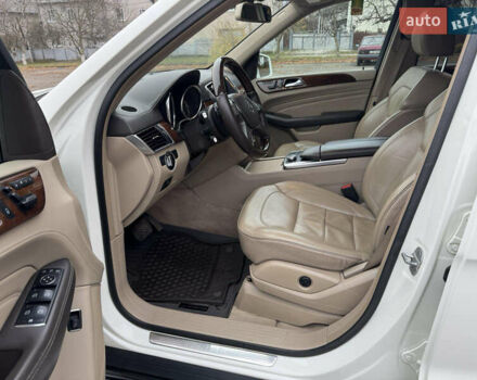 Белый Мерседес М-Класс, объемом двигателя 2.99 л и пробегом 222 тыс. км за 22700 $, фото 14 на Automoto.ua