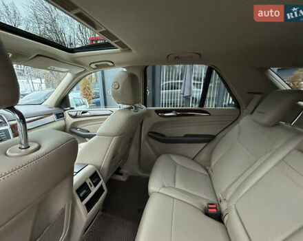 Білий Мерседес М-Клас, об'ємом двигуна 4.66 л та пробігом 160 тис. км за 17900 $, фото 19 на Automoto.ua