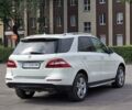 Белый Мерседес М-Класс, объемом двигателя 3.5 л и пробегом 197 тыс. км за 18000 $, фото 4 на Automoto.ua