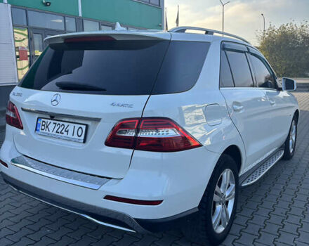 Мерседес М-Класс 2012 в Нововолынск на Automoto.ua Белый Мерседес М-Класс, объемом двигателя 3.5 л и пробегом 195 тыс. км за 20000 $, фото 13 на Automoto.ua