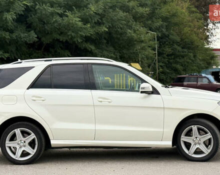 Белый Мерседес М-Класс, объемом двигателя 2.99 л и пробегом 281 тыс. км за 18550 $, фото 24 на Automoto.ua