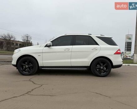 Білий Мерседес М-Клас, об'ємом двигуна 2.99 л та пробігом 180 тис. км за 25000 $, фото 3 на Automoto.ua