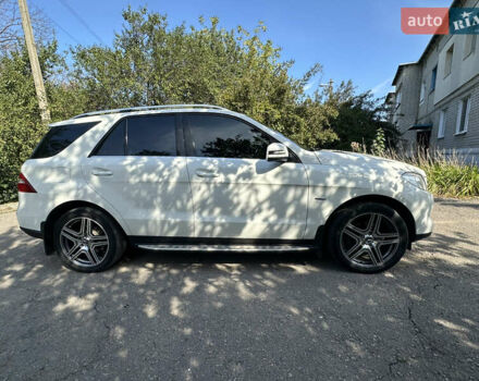 Білий Мерседес М-Клас, об'ємом двигуна 2.99 л та пробігом 201 тис. км за 27000 $, фото 4 на Automoto.ua