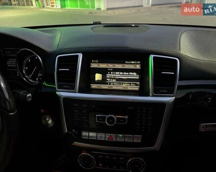 Белый Мерседес М-Класс, объемом двигателя 2.99 л и пробегом 130 тыс. км за 25000 $, фото 9 на Automoto.ua