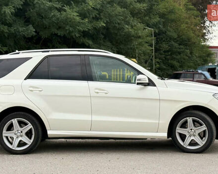 Белый Мерседес М-Класс, объемом двигателя 2.99 л и пробегом 281 тыс. км за 18550 $, фото 3 на Automoto.ua