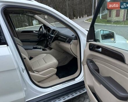 Белый Мерседес М-Класс, объемом двигателя 2.99 л и пробегом 131 тыс. км за 22700 $, фото 8 на Automoto.ua