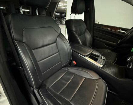 Белый Мерседес М-Класс, объемом двигателя 2.99 л и пробегом 160 тыс. км за 19900 $, фото 19 на Automoto.ua