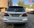 Мерседес М-Класс 2013 в Ровно на Automoto.ua Белый Мерседес М-Класс, объемом двигателя 2.99 л и пробегом 216 тыс. км за 19700 $, фото 3 на Automoto.ua