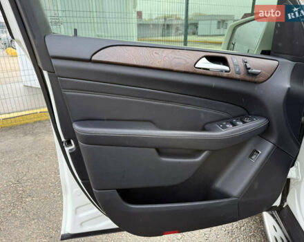 Белый Мерседес М-Класс, объемом двигателя 2.14 л и пробегом 160 тыс. км за 18990 $, фото 7 на Automoto.ua