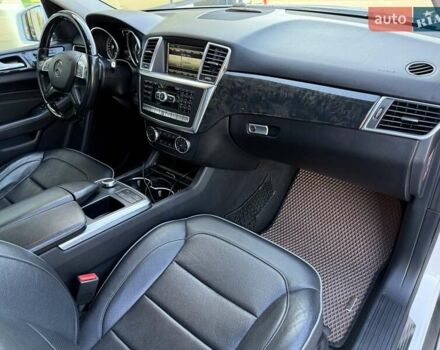 Белый Мерседес М-Класс, объемом двигателя 2.99 л и пробегом 247 тыс. км за 19999 $, фото 23 на Automoto.ua