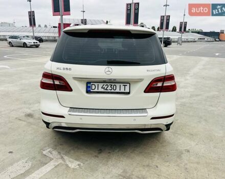Мерседес М-Класс 2013 в Киеве на Automoto.ua Белый Мерседес М-Класс, объемом двигателя 2.99 л и пробегом 217 тыс. км за 21900 $, фото 5 на Automoto.ua