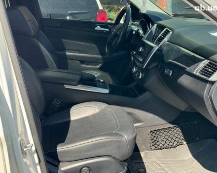 Білий Мерседес М-Клас, об'ємом двигуна 3 л та пробігом 198 тис. км за 23790 $, фото 32 на Automoto.ua