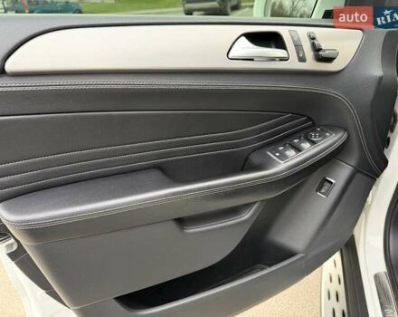 Білий Мерседес М-Клас, об'ємом двигуна 2.99 л та пробігом 244 тис. км за 21500 $, фото 9 на Automoto.ua