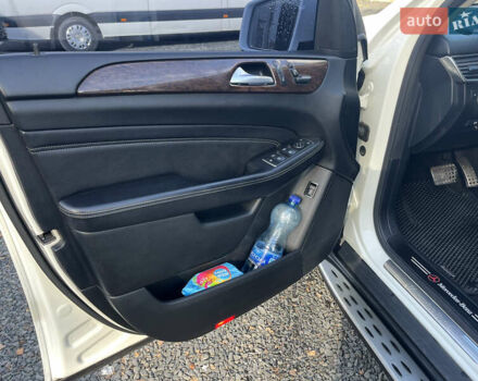 Белый Мерседес М-Класс, объемом двигателя 2.99 л и пробегом 248 тыс. км за 24500 $, фото 17 на Automoto.ua