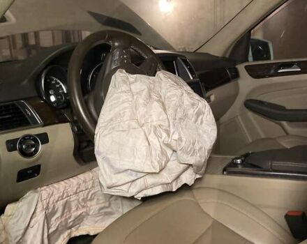 Білий Мерседес М-Клас, об'ємом двигуна 3 л та пробігом 152 тис. км за 13900 $, фото 10 на Automoto.ua