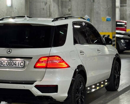 Белый Мерседес М-Класс, объемом двигателя 2.99 л и пробегом 199 тыс. км за 28000 $, фото 3 на Automoto.ua