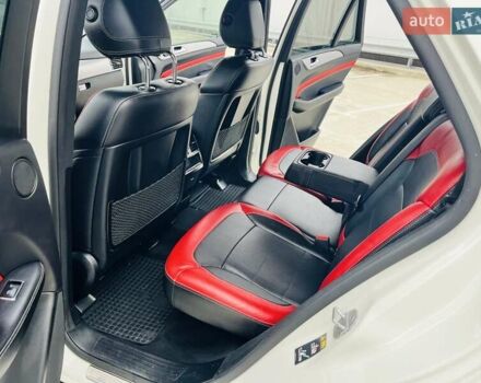 Мерседес М-Класс 2013 в Киеве на Automoto.ua Белый Мерседес М-Класс, объемом двигателя 2.99 л и пробегом 217 тыс. км за 21900 $, фото 14 на Automoto.ua