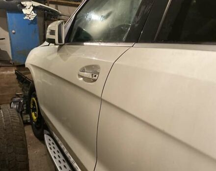 Білий Мерседес М-Клас, об'ємом двигуна 3 л та пробігом 152 тис. км за 13900 $, фото 31 на Automoto.ua