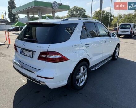 Белый Мерседес М-Класс, объемом двигателя 2.99 л и пробегом 247 тыс. км за 19999 $, фото 4 на Automoto.ua