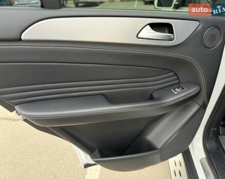 Білий Мерседес М-Клас, об'ємом двигуна 2.99 л та пробігом 244 тис. км за 21500 $, фото 13 на Automoto.ua