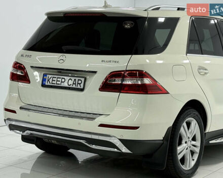 Белый Мерседес М-Класс, объемом двигателя 2.99 л и пробегом 160 тыс. км за 19900 $, фото 14 на Automoto.ua