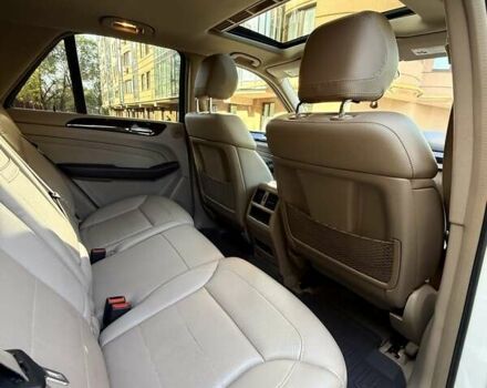 Мерседес М-Класс 2013 в Ровно на Automoto.ua Белый Мерседес М-Класс, объемом двигателя 2.99 л и пробегом 216 тыс. км за 19700 $, фото 23 на Automoto.ua
