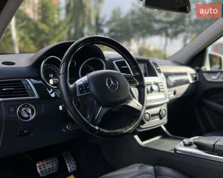 Белый Мерседес М-Класс, объемом двигателя 2.99 л и пробегом 139 тыс. км за 23300 $, фото 9 на Automoto.ua