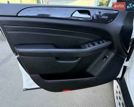 Белый Мерседес М-Класс, объемом двигателя 2.99 л и пробегом 247 тыс. км за 19999 $, фото 8 на Automoto.ua