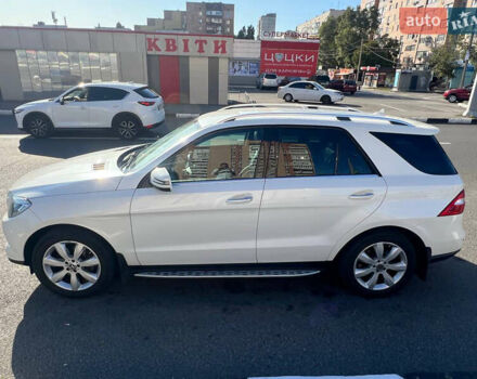 Белый Мерседес М-Класс, объемом двигателя 2.14 л и пробегом 94 тыс. км за 25700 $, фото 4 на Automoto.ua