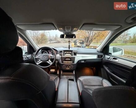 Білий Мерседес М-Клас, об'ємом двигуна 2.14 л та пробігом 261 тис. км за 21000 $, фото 39 на Automoto.ua