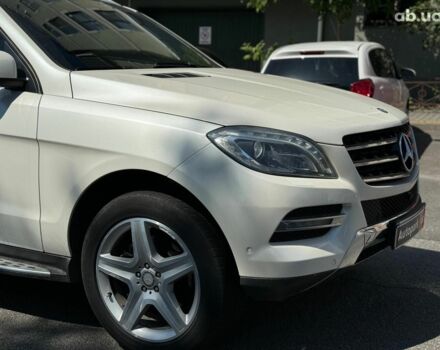 Білий Мерседес М-Клас, об'ємом двигуна 3 л та пробігом 198 тис. км за 23790 $, фото 9 на Automoto.ua