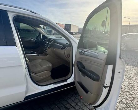 Белый Мерседес М-Класс, объемом двигателя 2.14 л и пробегом 330 тыс. км за 21500 $, фото 8 на Automoto.ua