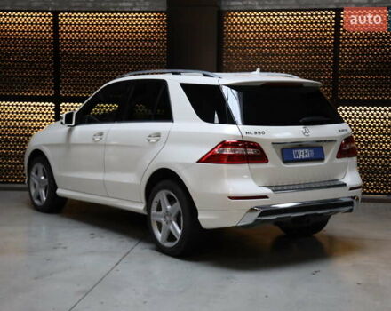 Белый Мерседес М-Класс, объемом двигателя 0 л и пробегом 167 тыс. км за 21000 $, фото 6 на Automoto.ua