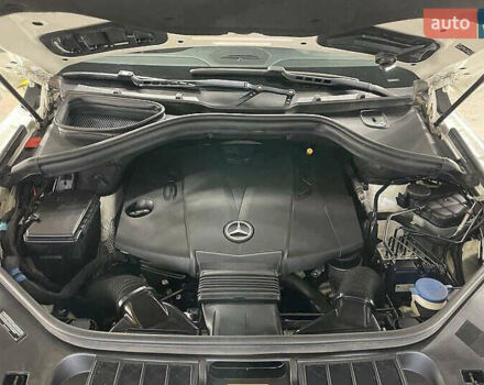 Білий Мерседес М-Клас, об'ємом двигуна 2.99 л та пробігом 242 тис. км за 23700 $, фото 19 на Automoto.ua