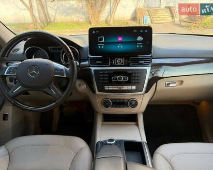 Белый Мерседес М-Класс, объемом двигателя 3 л и пробегом 228 тыс. км за 23000 $, фото 25 на Automoto.ua