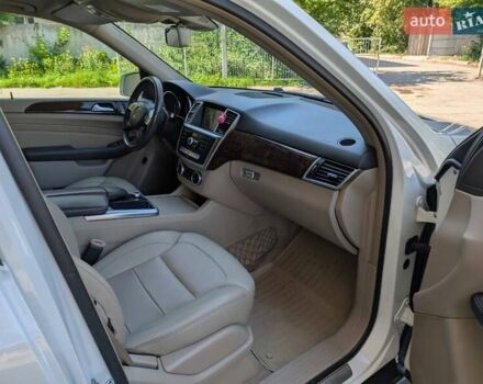 Белый Мерседес М-Класс, объемом двигателя 3 л и пробегом 340 тыс. км за 20500 $, фото 9 на Automoto.ua