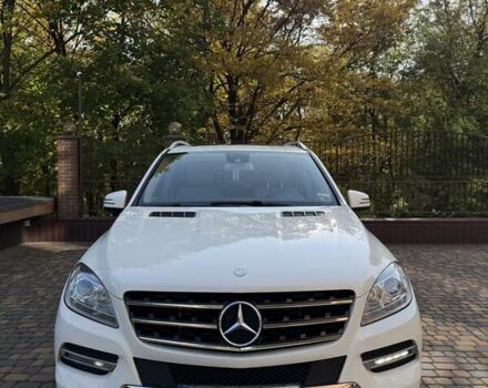 Мерседес М-Класс 2013 в Ровно на Automoto.ua Белый Мерседес М-Класс, объемом двигателя 2.99 л и пробегом 216 тыс. км за 19700 $, фото 14 на Automoto.ua