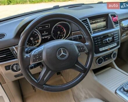 Белый Мерседес М-Класс, объемом двигателя 3 л и пробегом 340 тыс. км за 20500 $, фото 18 на Automoto.ua