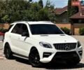 Белый Мерседес М-Класс, объемом двигателя 3 л и пробегом 143 тыс. км за 23900 $, фото 1 на Automoto.ua