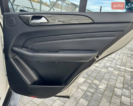 Білий Мерседес М-Клас, об'ємом двигуна 2.99 л та пробігом 199 тис. км за 27900 $, фото 85 на Automoto.ua