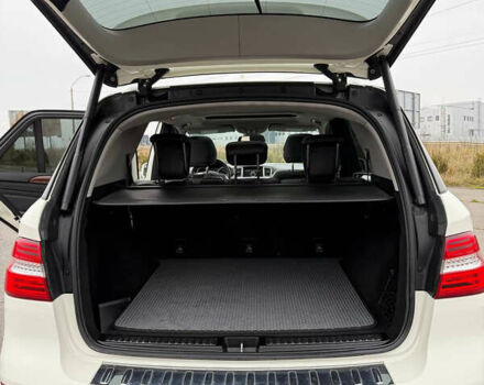 Белый Мерседес М-Класс, объемом двигателя 3 л и пробегом 240 тыс. км за 23499 $, фото 8 на Automoto.ua