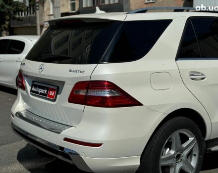 Білий Мерседес М-Клас, об'ємом двигуна 3 л та пробігом 198 тис. км за 23790 $, фото 10 на Automoto.ua