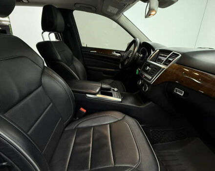 Белый Мерседес М-Класс, объемом двигателя 2.99 л и пробегом 160 тыс. км за 19900 $, фото 21 на Automoto.ua