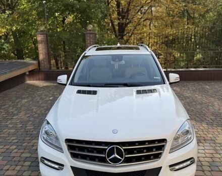 Мерседес М-Класс 2013 в Ровно на Automoto.ua Белый Мерседес М-Класс, объемом двигателя 2.99 л и пробегом 216 тыс. км за 19700 $, фото 13 на Automoto.ua