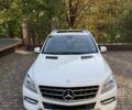 Мерседес М-Класс 2013 в Ровно на Automoto.ua Белый Мерседес М-Класс, объемом двигателя 2.99 л и пробегом 216 тыс. км за 19700 $, фото 13 на Automoto.ua