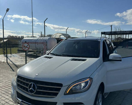 Белый Мерседес М-Класс, объемом двигателя 3.5 л и пробегом 272 тыс. км за 22950 $, фото 4 на Automoto.ua